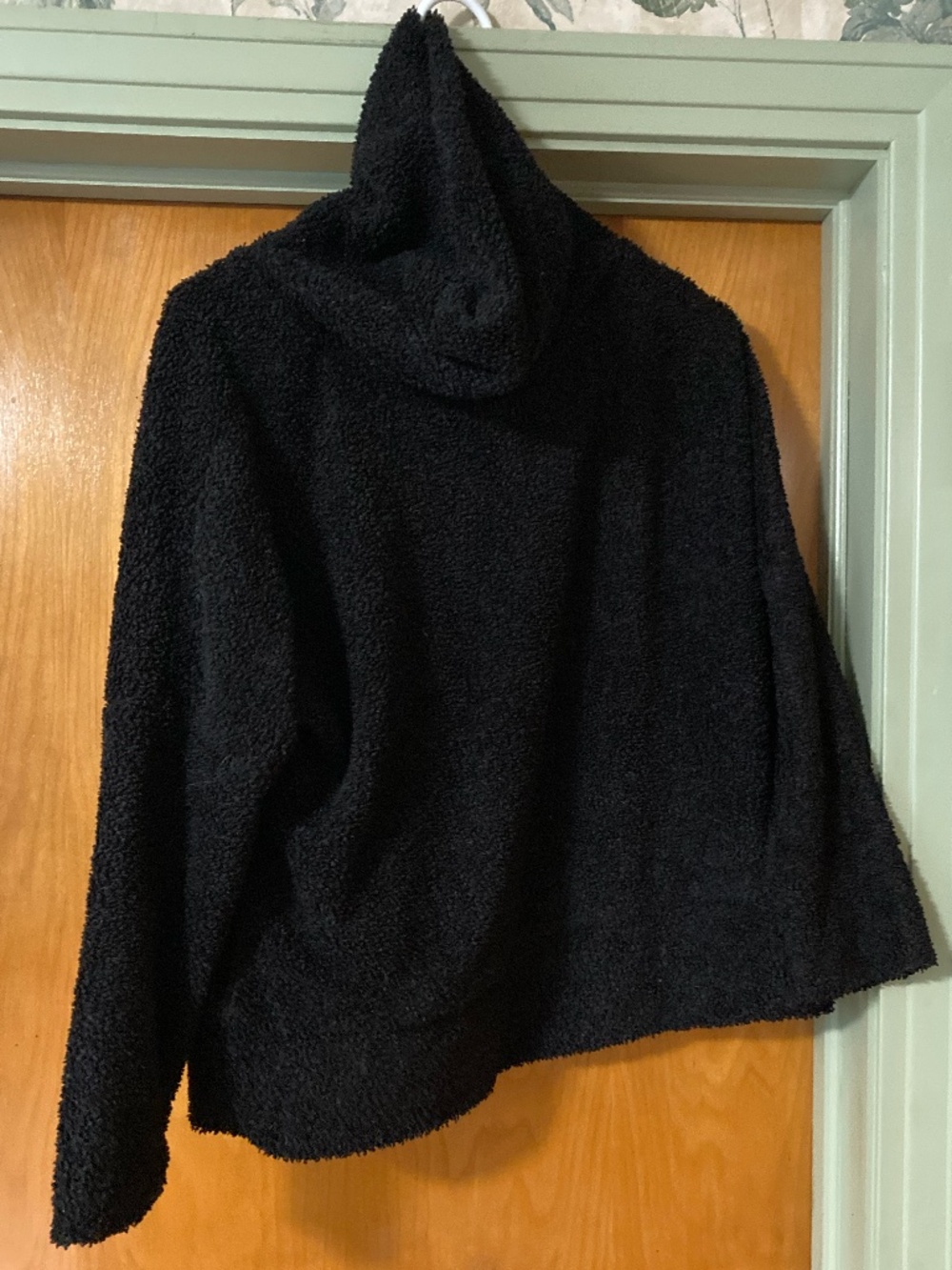 Tuckernuck Rollins Funnel Neck Pullover Black Teddy Fleece Sherpa Top Small